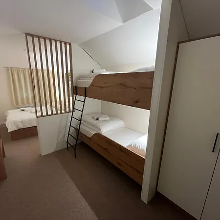 Lepo Mesto 汽车旅馆 3*