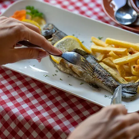 Lisine Lepo Mesto & 3* Strmosten