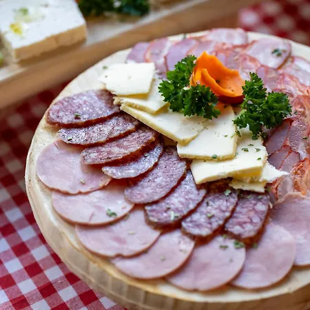 Lisine Lepo Mesto & Motel