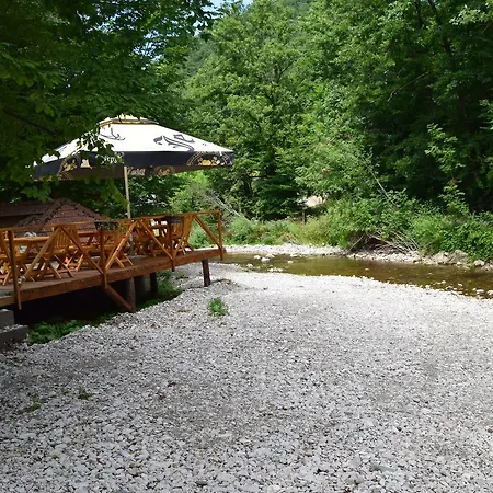 Lepo Mesto 3* Strmosten