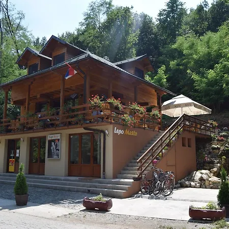 Motel Lepo Mesto Strmosten
