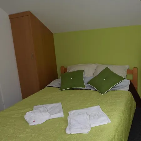 Lepo Mesto Motel Strmosten
